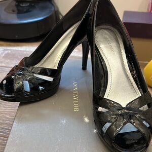 Ann taylor black patent peep toe platform size 7